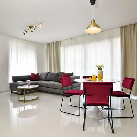 Luxury La Perla ביבינייה