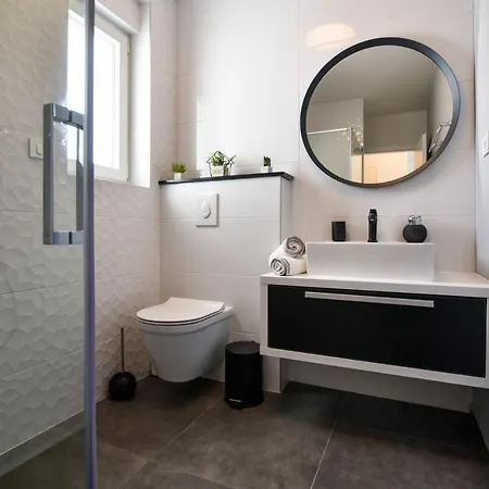 Luxury La Perla ビビニェ